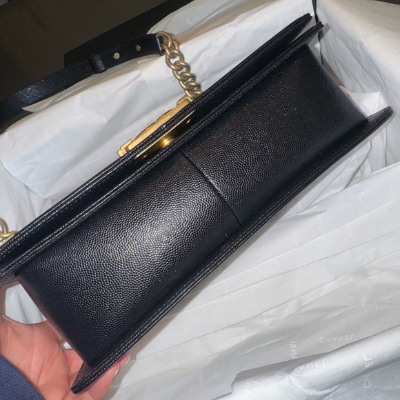 Classic Chanel Boy Bag - Caviar - Picture 2 of 7